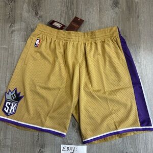 Mitchell & Ness NBA Swingman Shorts Sacramento Kings 2005-06 Alt Gold Mens  2XL